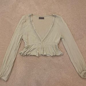 Urban Outfitters Pale Green Long-Sleeved Crop Top Size Medium